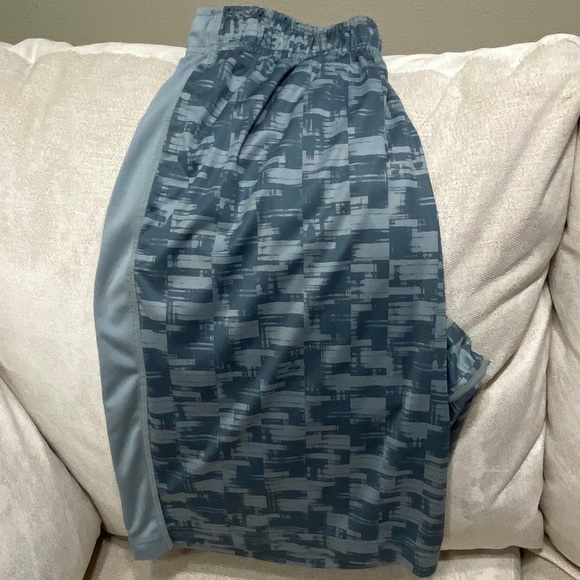 Bottom dollar mark down Men’s Nike shorts dry fit size small - Picture 3 of 5
